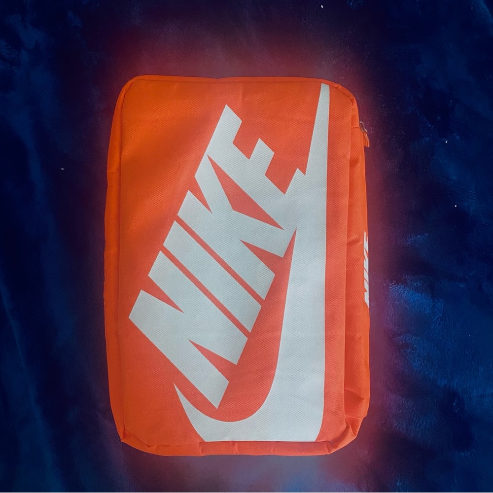 Brand new NWT Classic Nike Shoebox Travel Bag
